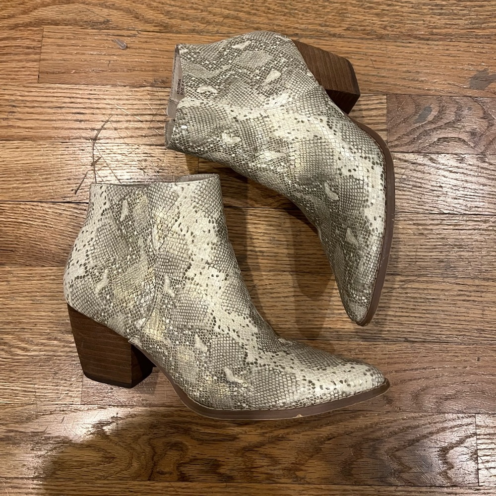 Coconuts by Matisse snakeskin booties